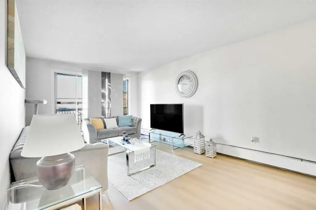 1334 12 Avenue SW, #305