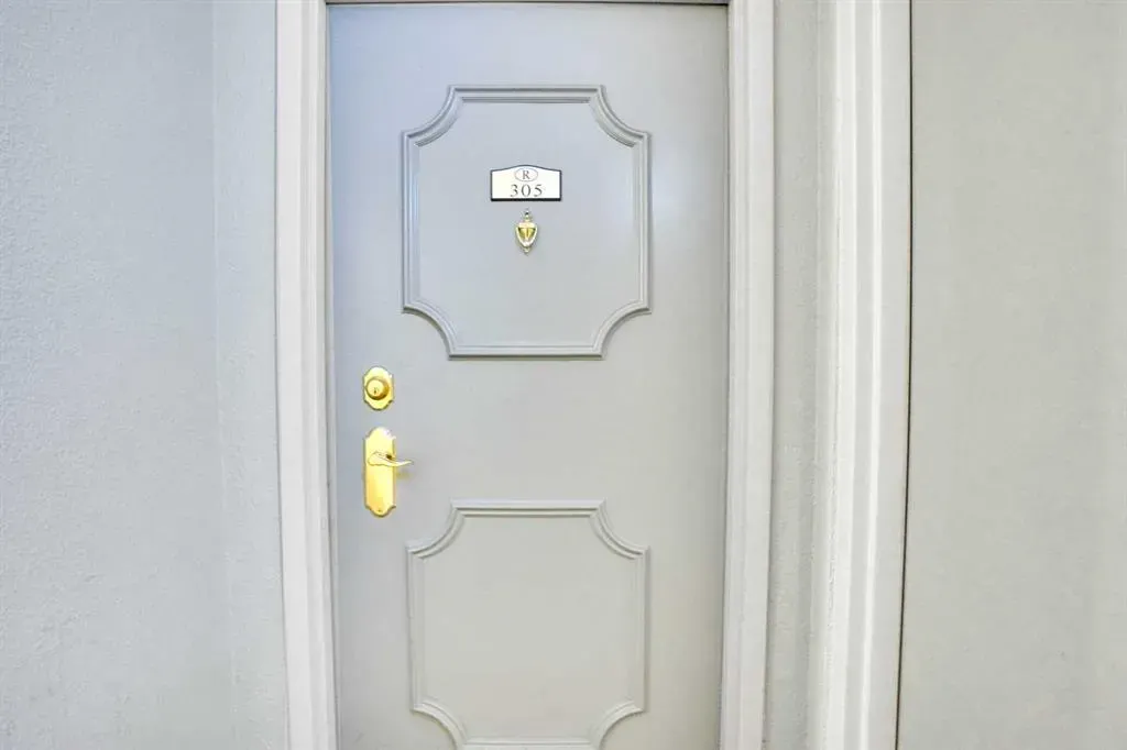 1334 12 Avenue SW, #305