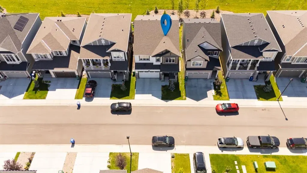 633 Windrow Manor SW