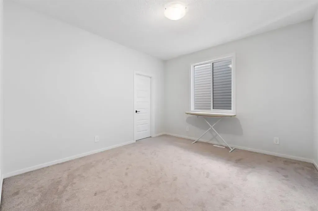 633 Windrow Manor SW