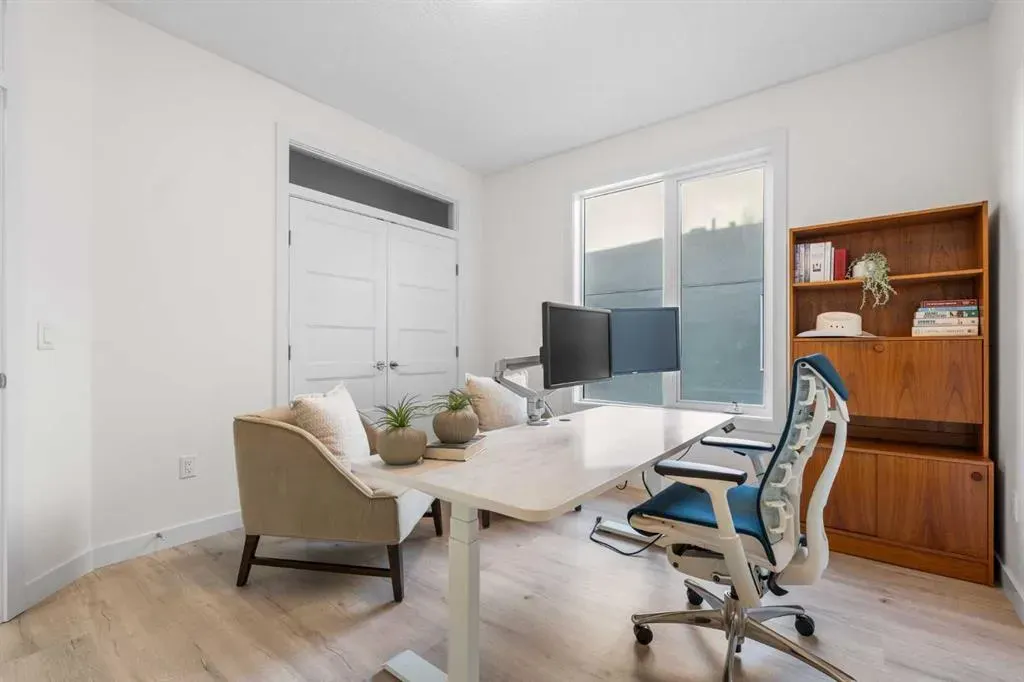 308 11 Avenue NE, #1