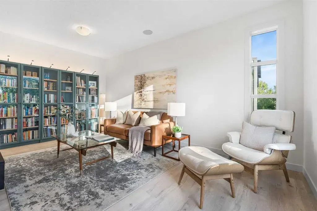 308 11 Avenue NE, #1