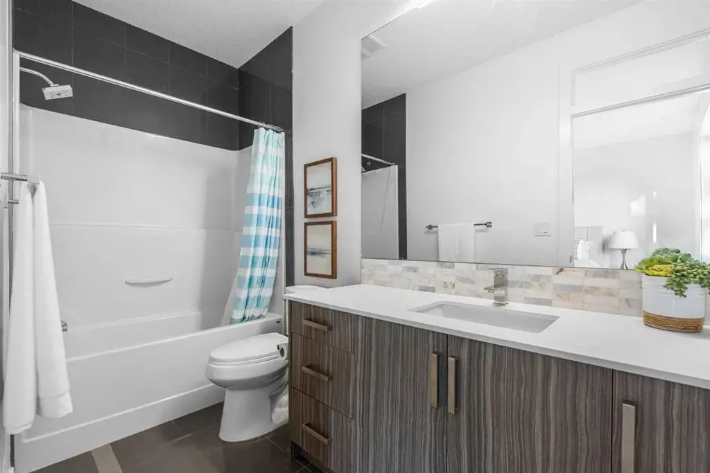 308 11 Avenue NE, #1