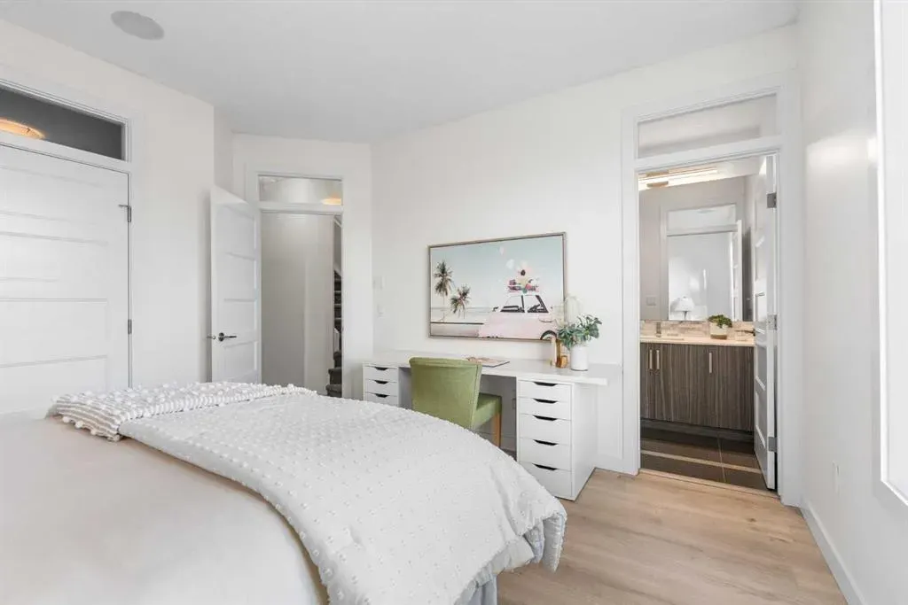 308 11 Avenue NE, #1