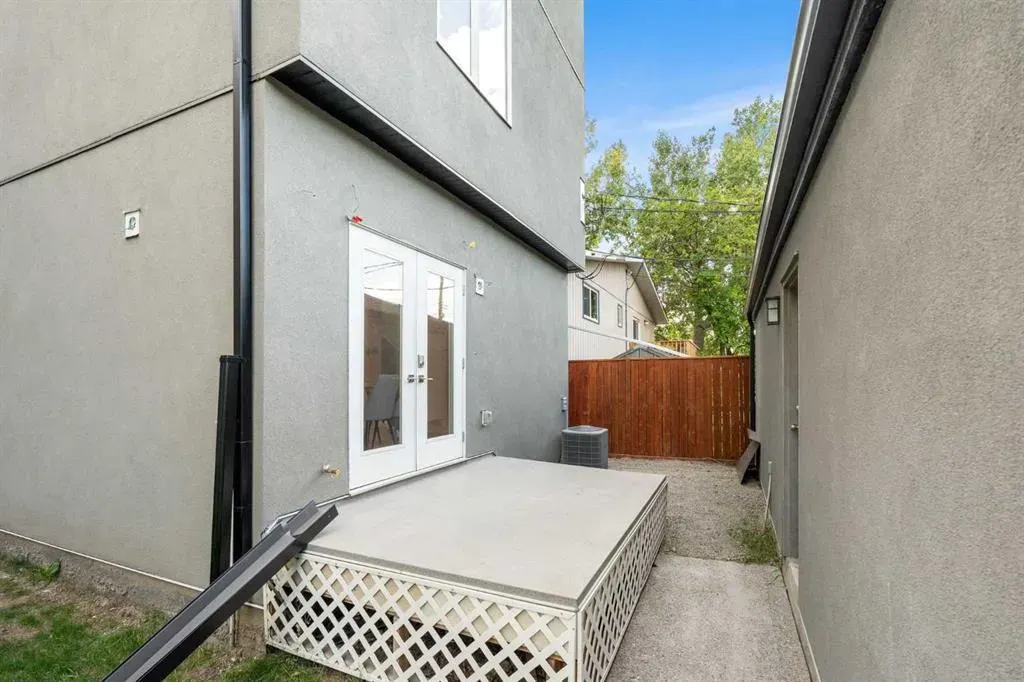 308 11 Avenue NE, #1