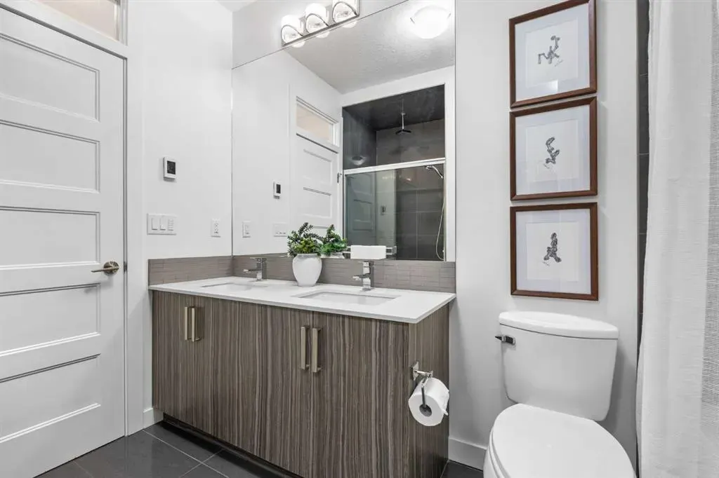 308 11 Avenue NE, #1