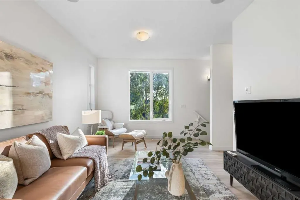 308 11 Avenue NE, #1