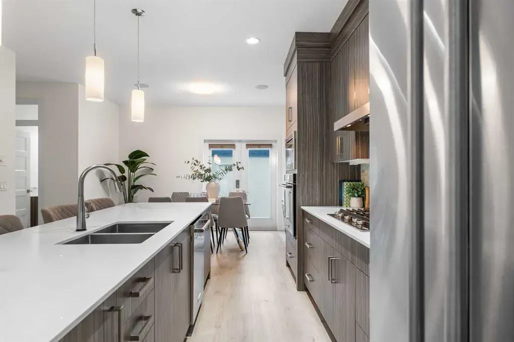 308 11 Avenue NE, #1