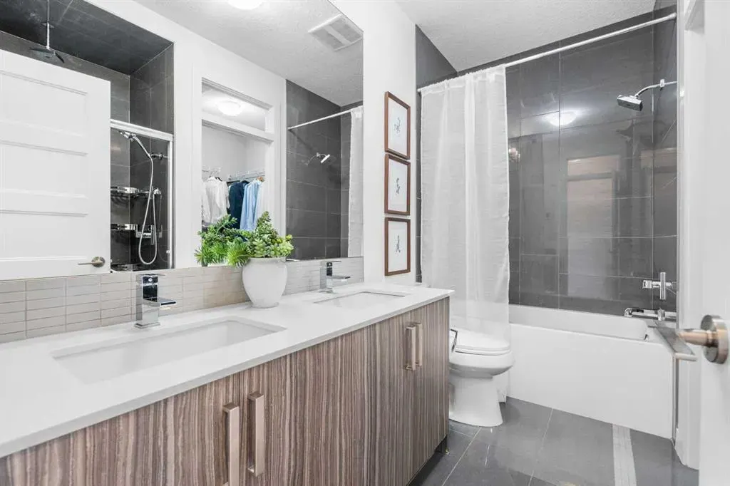 308 11 Avenue NE, #1