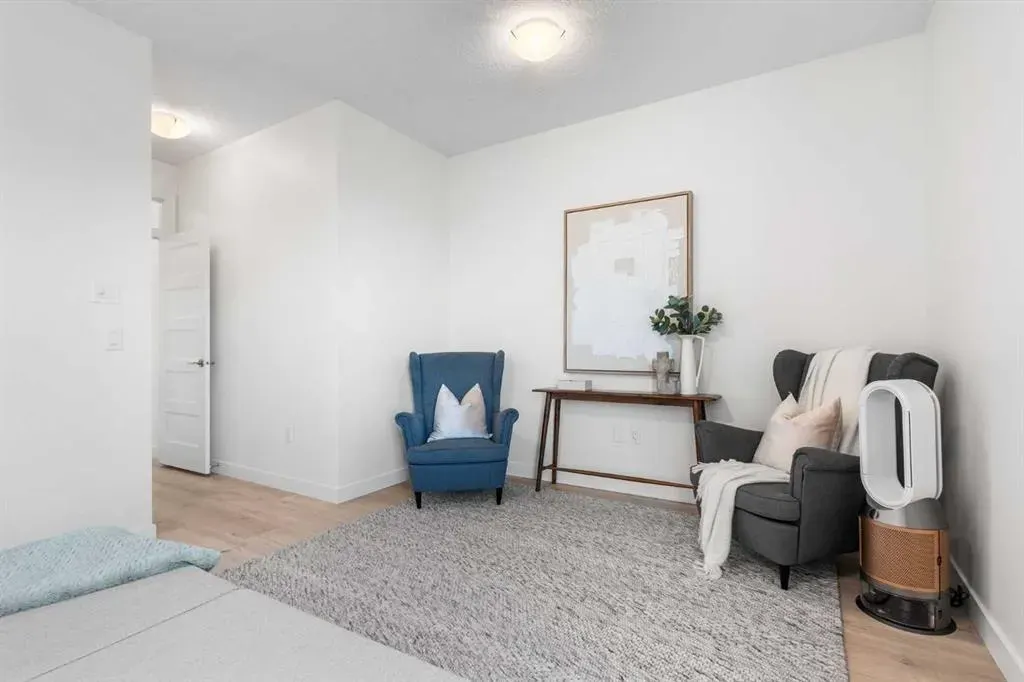 308 11 Avenue NE, #1