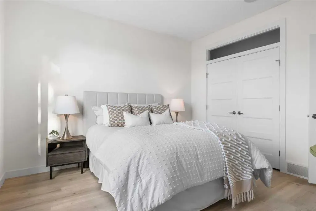 308 11 Avenue NE, #1