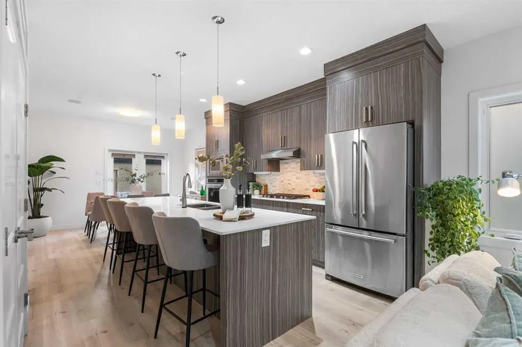 308 11 Avenue NE, #1