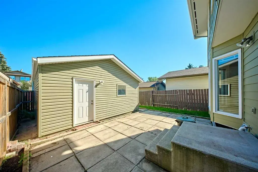 16 Shawmeadows Crescent SW