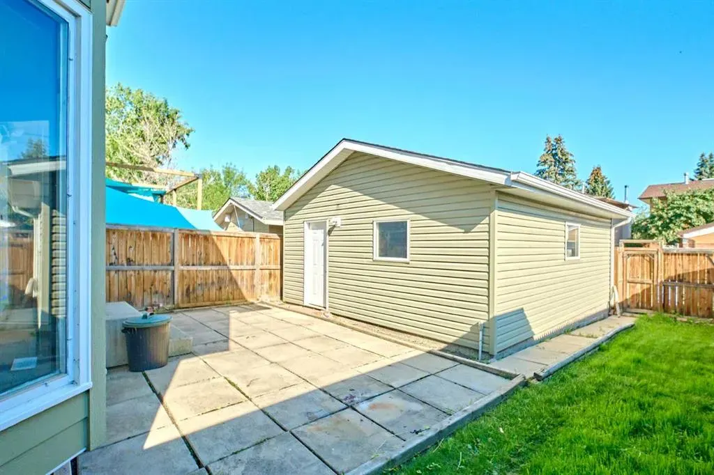 16 Shawmeadows Crescent SW