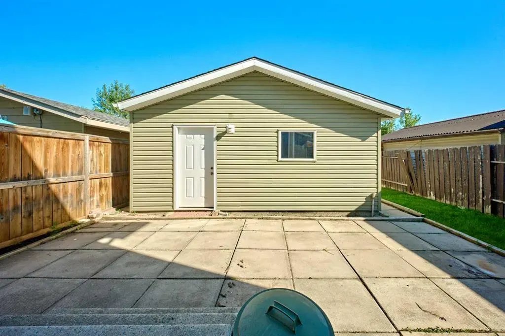 16 Shawmeadows Crescent SW