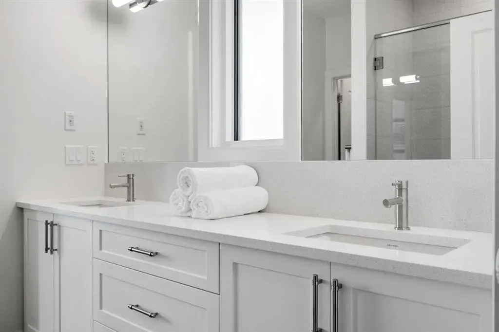 218 Mitchell Heath NW