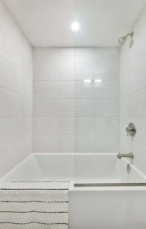 218 Mitchell Heath NW