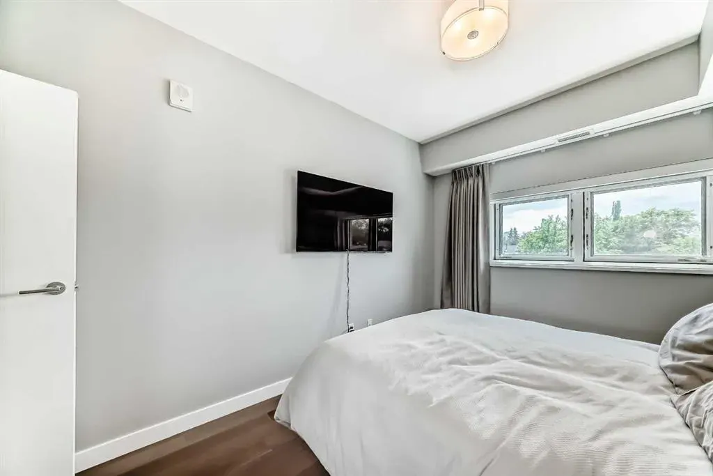 1234 5 Avenue NW, #1106