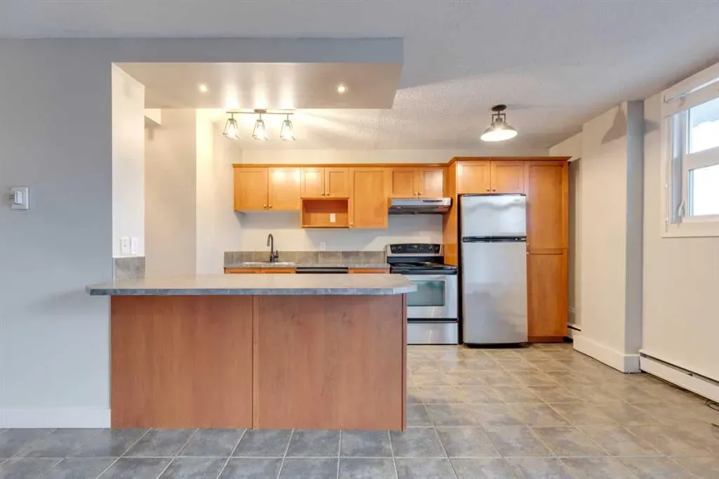 1027 Cameron Avenue SW, #402