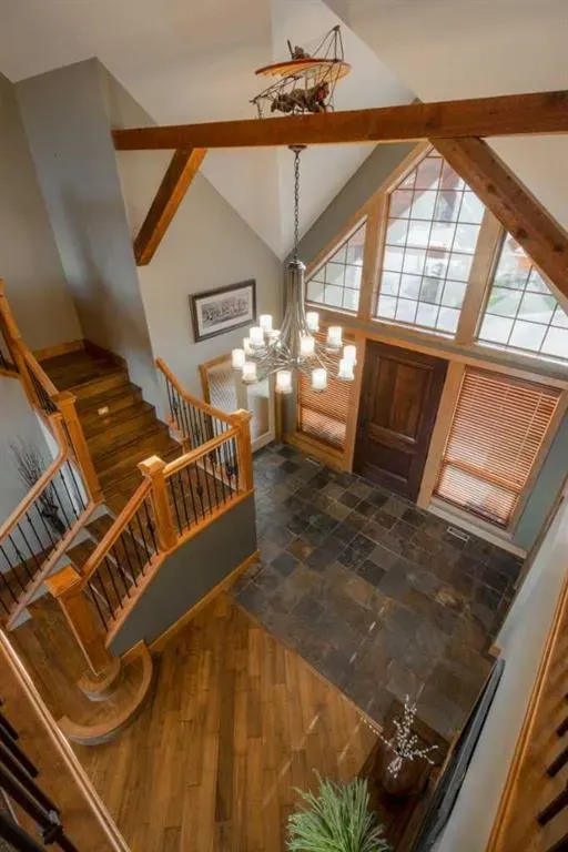 210 Sandstone Place S