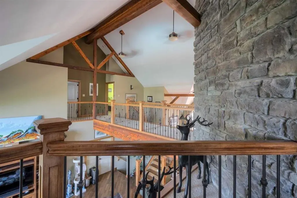 210 Sandstone Place S