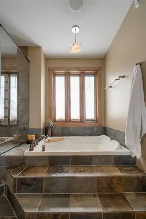 210 Sandstone Place S