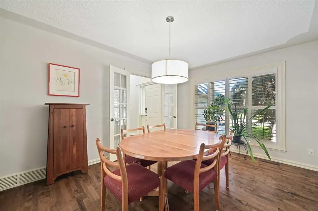 41 Strathridge Crescent SW