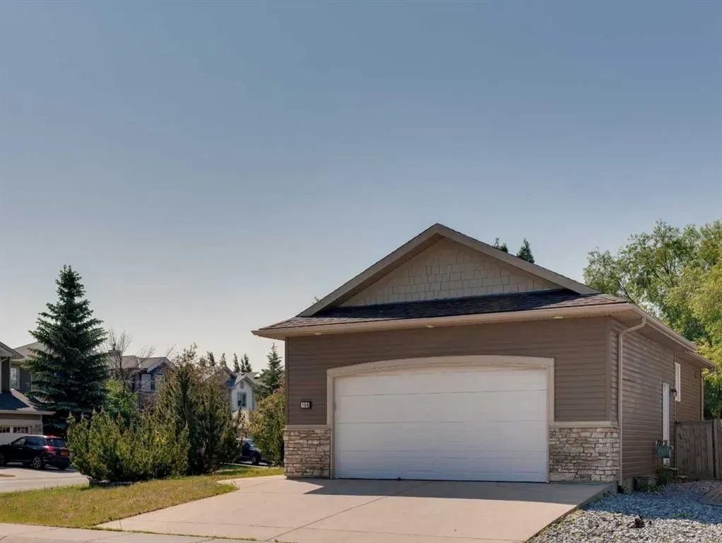 106 Thornbird Way SE