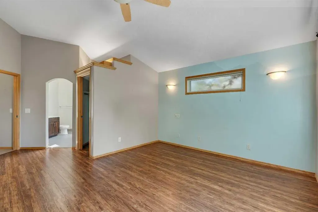 106 Thornbird Way SE