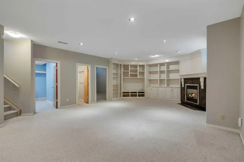 106 Thornbird Way SE