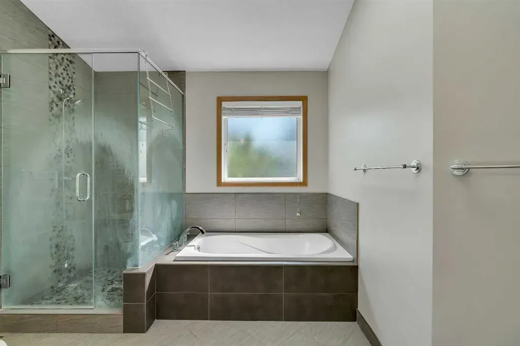 106 Thornbird Way SE