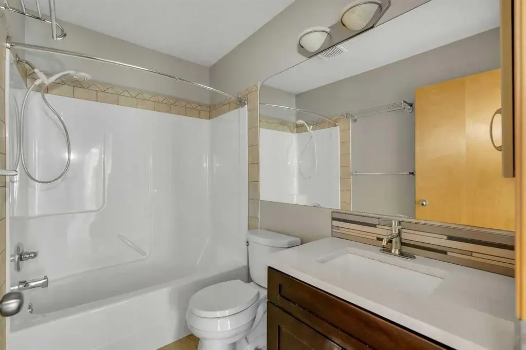 106 Thornbird Way SE