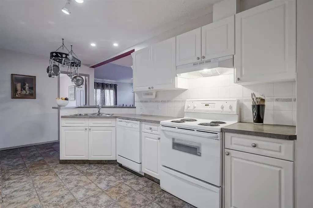 39 Hidden Creek Place NW, #104