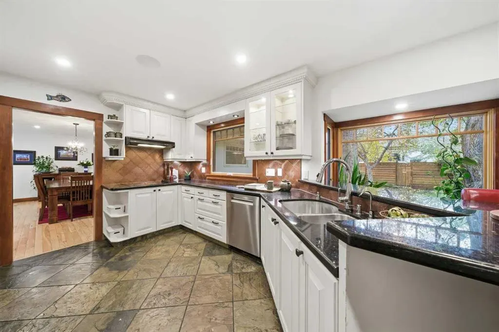 631 Willoughby Crescent SE