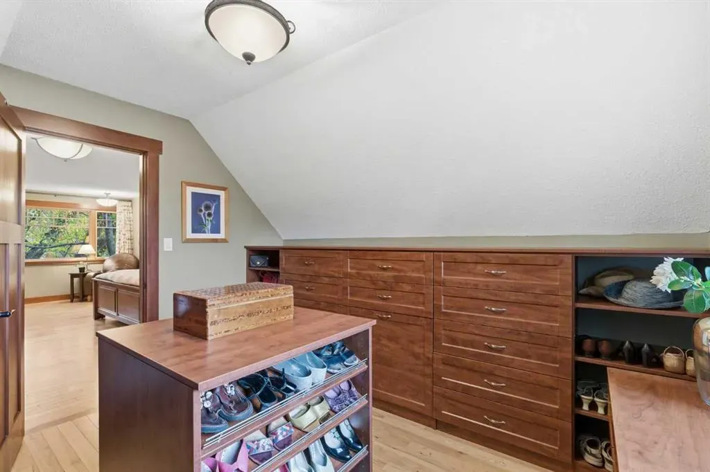 631 Willoughby Crescent SE