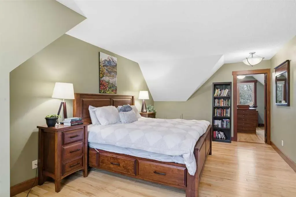 631 Willoughby Crescent SE