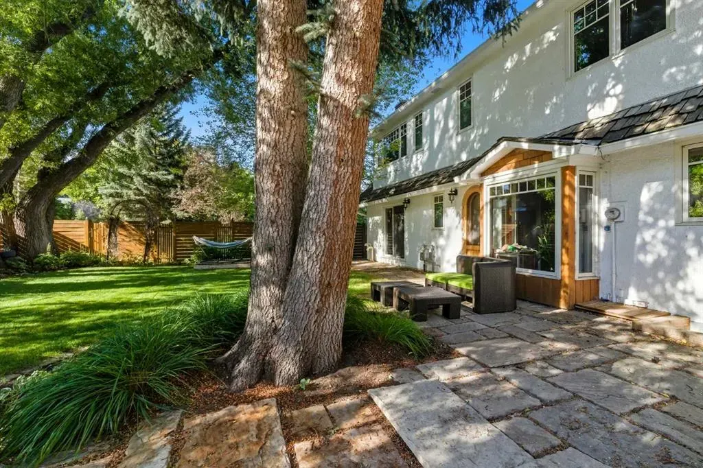 631 Willoughby Crescent SE