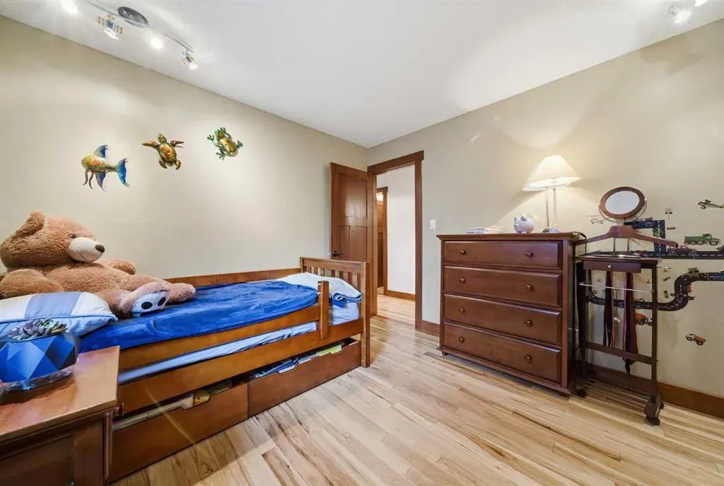 631 Willoughby Crescent SE