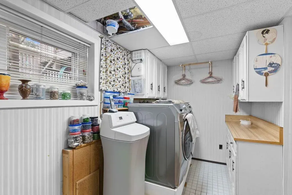 3350 Oakwood Drive SW