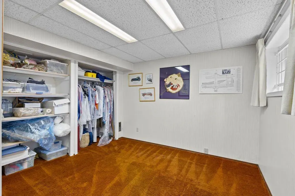 3350 Oakwood Drive SW