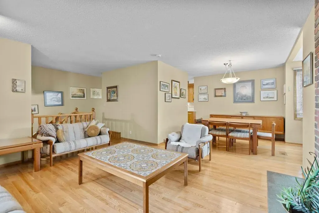 3350 Oakwood Drive SW