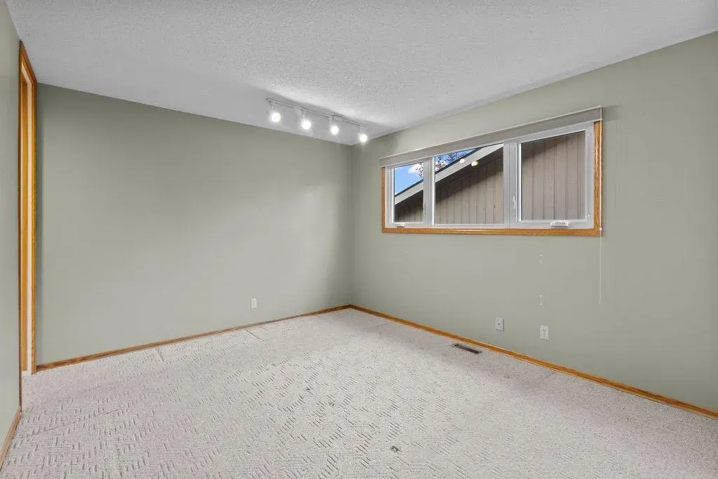 3350 Oakwood Drive SW