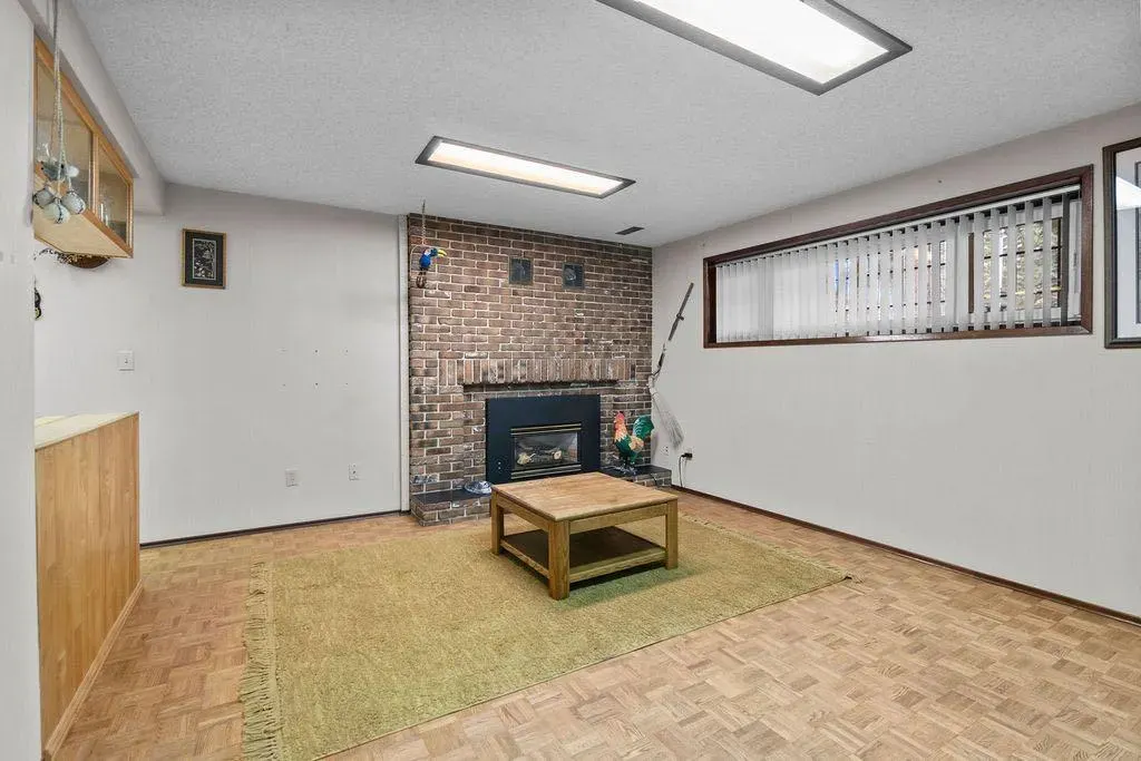 3350 Oakwood Drive SW