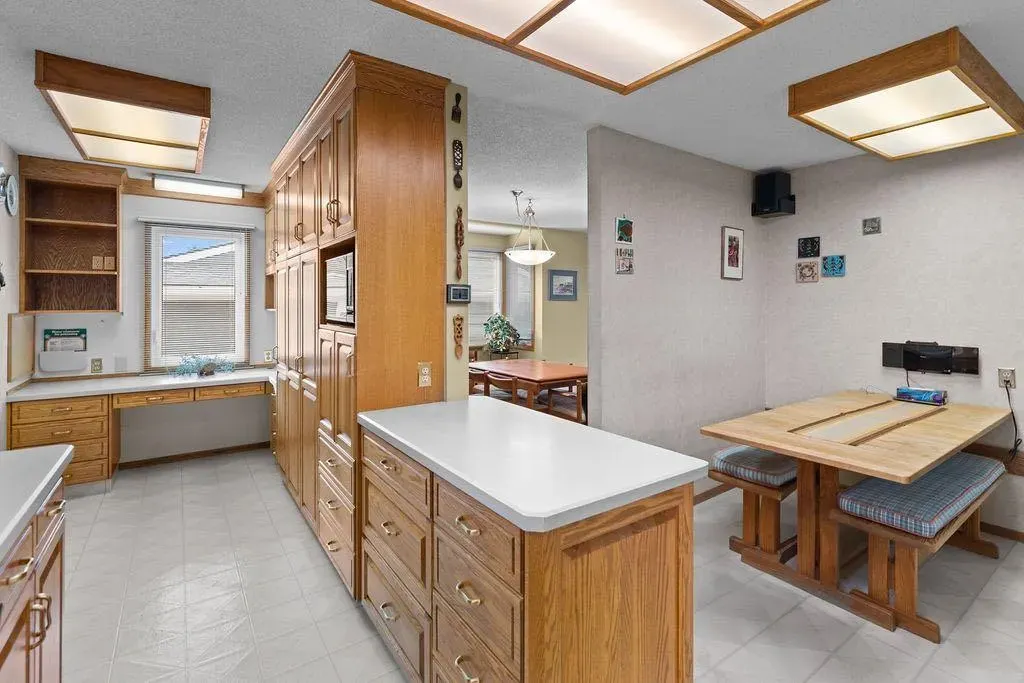 3350 Oakwood Drive SW