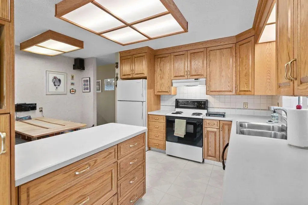 3350 Oakwood Drive SW