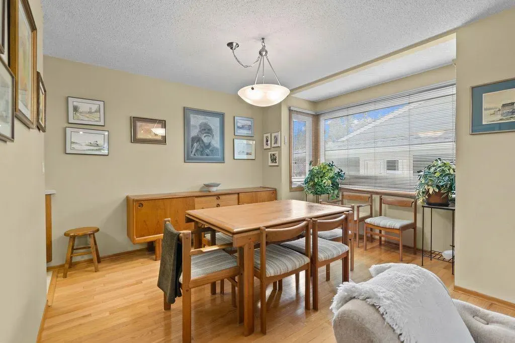 3350 Oakwood Drive SW