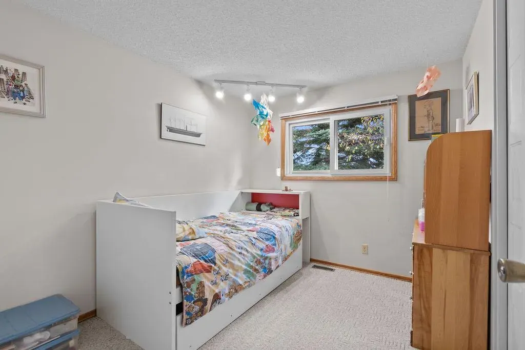 3350 Oakwood Drive SW