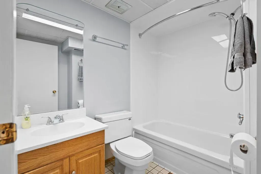 3350 Oakwood Drive SW