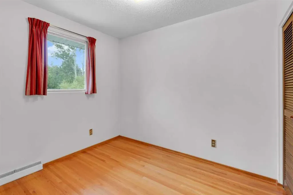 2711 Crawford Road NW