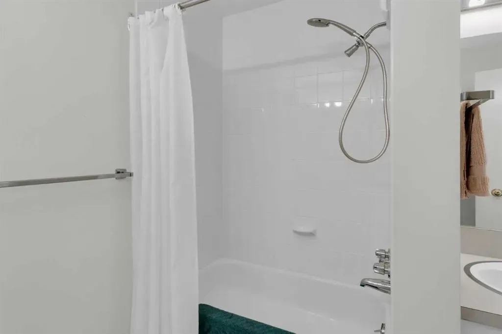 2711 Crawford Road NW